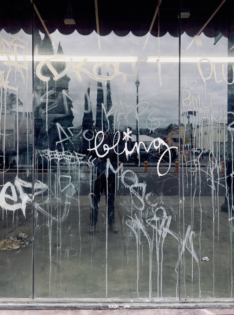 From An Abandoned Work - 2

From An Abandoned Work, which takes its title from a short work by Samuel Beckett, invites the viewer to explore the relationship between reflection and observation, presence and absence.

moca.london/we_davidvaneys…

<a href="/the_eyesite/">the_eyesite</a> 

#davidvaneyssen