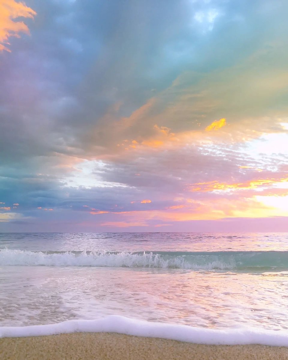 artindetails's tweet image. pastel skies