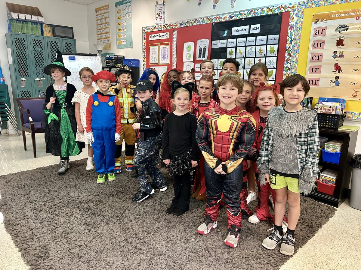 elmstmorsels's tweet image. Happy Halloween from the Morsels! @PublicWalpole @elmwalpole @elmstmorsels