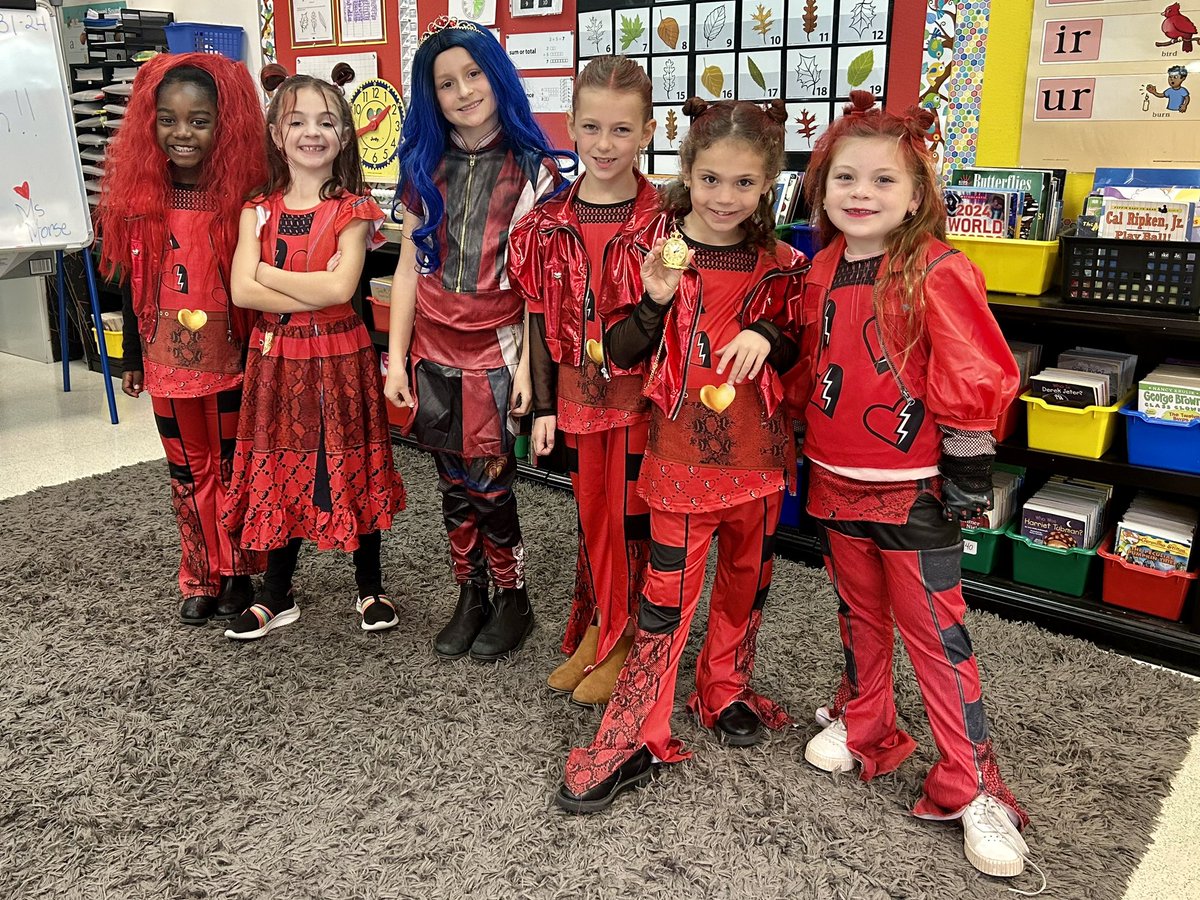 elmstmorsels's tweet image. Happy Halloween from the Morsels! @PublicWalpole @elmwalpole @elmstmorsels