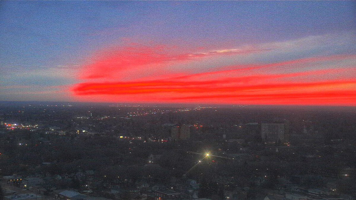 Red Smear at dawn this Halloween 🎃 #YQR <a href="/SLangeneggerCBC/">Stefani Langenegger</a> <a href="/CBCSask/">CBC Saskatchewan</a>