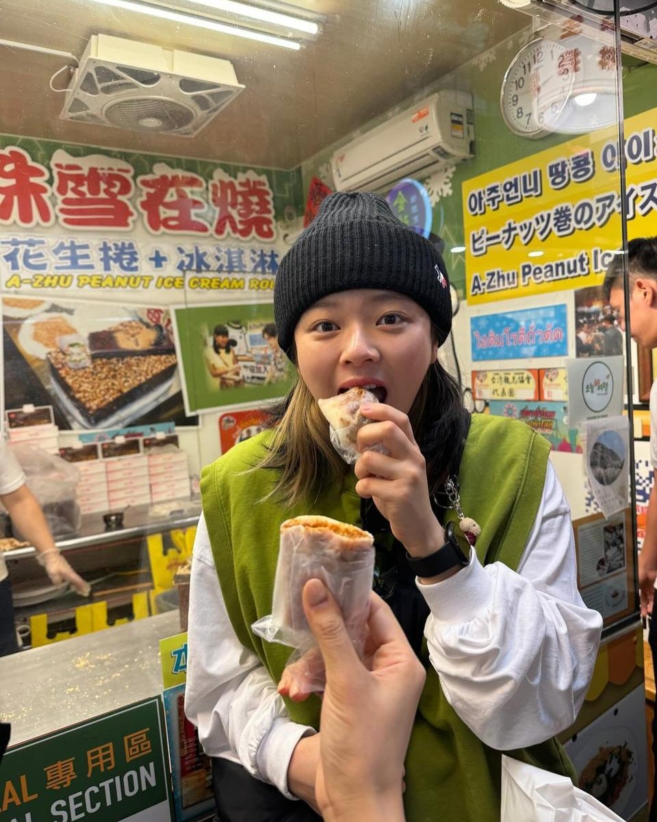 godmitzu's tweet photo. Happy birthday to our precious Jeongyeon, I'm so proud of you 💚

#HappyJeongyeonDay #BloomingOfJeongyeon #누구보다_활짝_필_정연이의_생일날 https://t.co/IkcYrlA97P