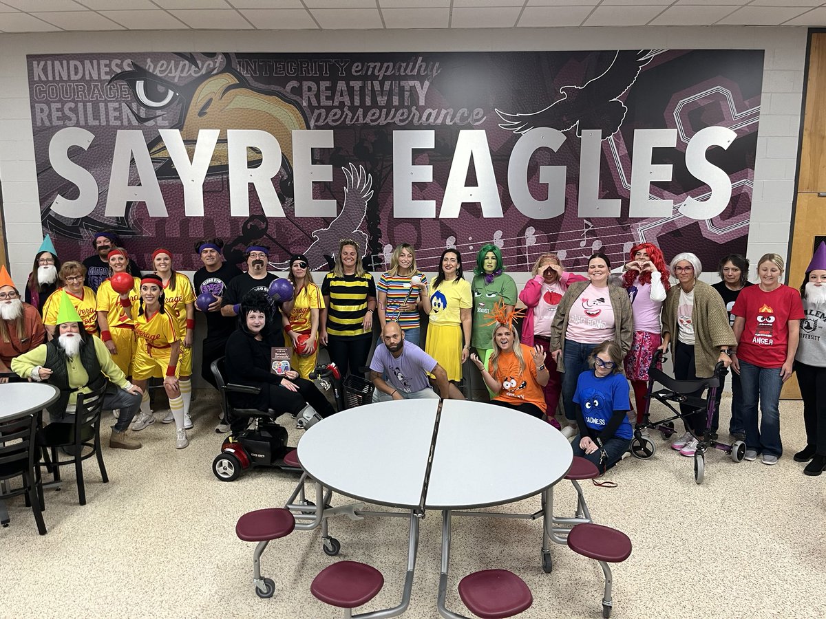 Great teacher participation for the dress up day.#sayrehsok,<a href="/OSSBAoklahoma/">OSSBA</a>