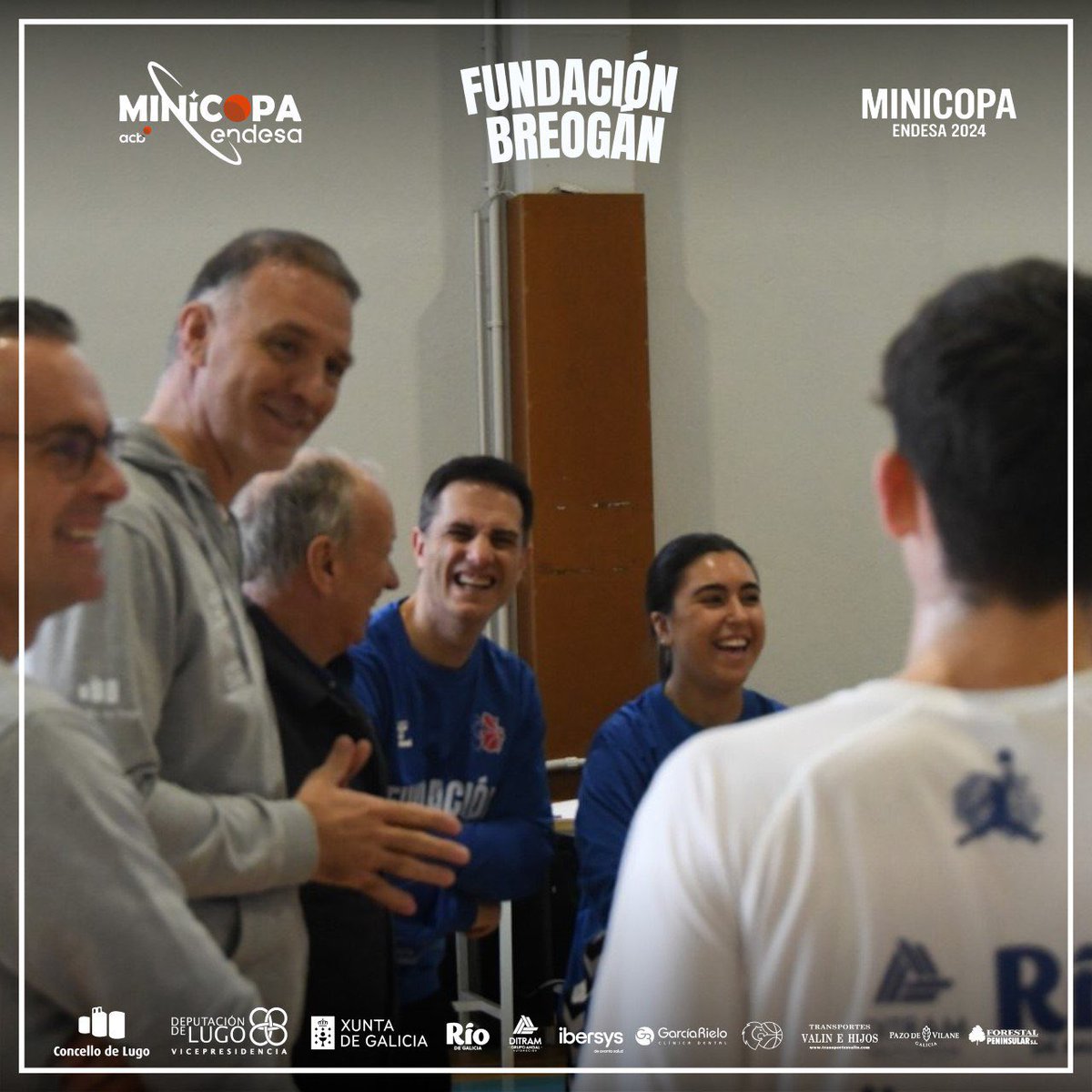 Fundación Breogán (@fund_breogan) on Twitter photo Veljko Mrsic, primeiro adestrador do <a href="/CBBreogan/">Río Breogán</a> e <a href="/joaquindosil/">Joaquin Dosil</a>, coordinador do departamento de psicoloxía do club, tampouco quixeron deixar pasar a oportunidade de achegarse ao adestramento. Veljko Mrsic, primeiro adestrador do <a href="/CBBreogan/">Río Breogán</a> e <a href="/joaquindosil/">Joaquin Dosil</a>, coordinador do departamento de psicoloxía do club, tampouco quixeron deixar pasar a oportunidade de achegarse ao adestramento.