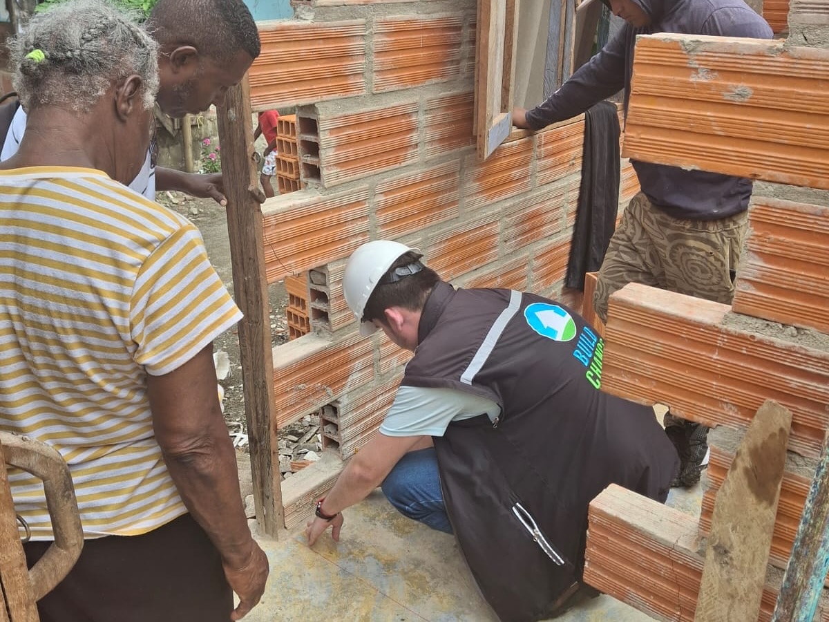 ¡Ya empezaron las obras en el Urabá Antioqueño!  Marsella García and Nicolás Ortega visited the sites of the homes chosen for #StructuralImprovement by the communities.  Together, we are building the path toward #ResilientHousing!