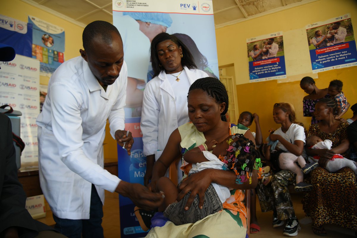 🇨🇩 DRC has begun the rollout of the WHO-recommended R21 malaria vaccine, becoming the 15th African country to do so. This initial phase targets over 173,000 children. 
WHO supported national health authorities in the rollout of the vaccine by providing technical guidance,