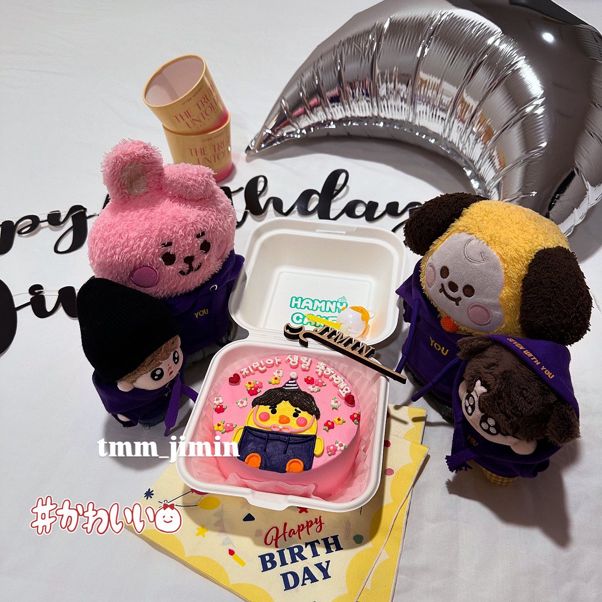 tmm_jimin's tweet photo. @heehee_closet @chimsuta ジミンちゃんのいないJIMTOBER終わっちゃいますね🥲
来年はもっと楽しいJIMTOBERに😆

何度目かのお祝い🎂🎉

#지민 #Jimin #쨔만생일ㅊㅋ #아기때부터꾸준히말랑떡
#근데우리지민이너무잘자랐죠
#29YearsofLight
#JiminOurReason
#AllRounderJimin
#ジミンセンイル
#ジミンちゃんお誕生日おめでとう https://t.co/c4iE22gWzf