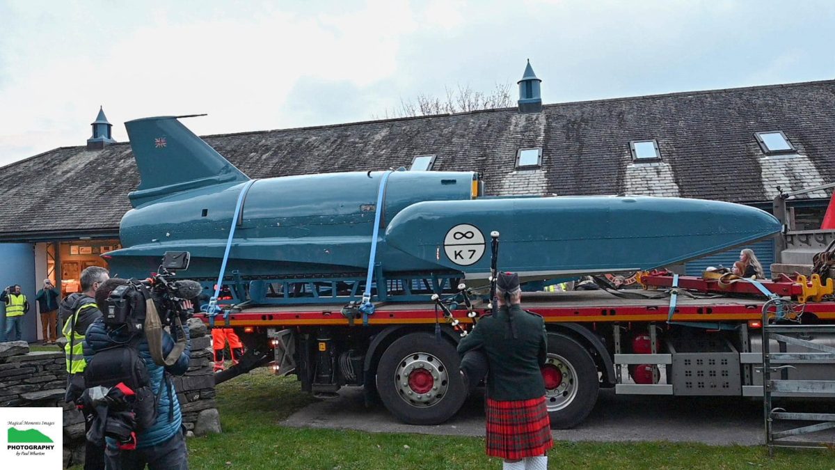 otboae's tweet photo. A lone piper's lament. Is this symbolic of the presently engineless, silent, sterile, soulless and perhaps forever grounded K7? @bluebirdk7 https://t.co/nFtFZGpP52
