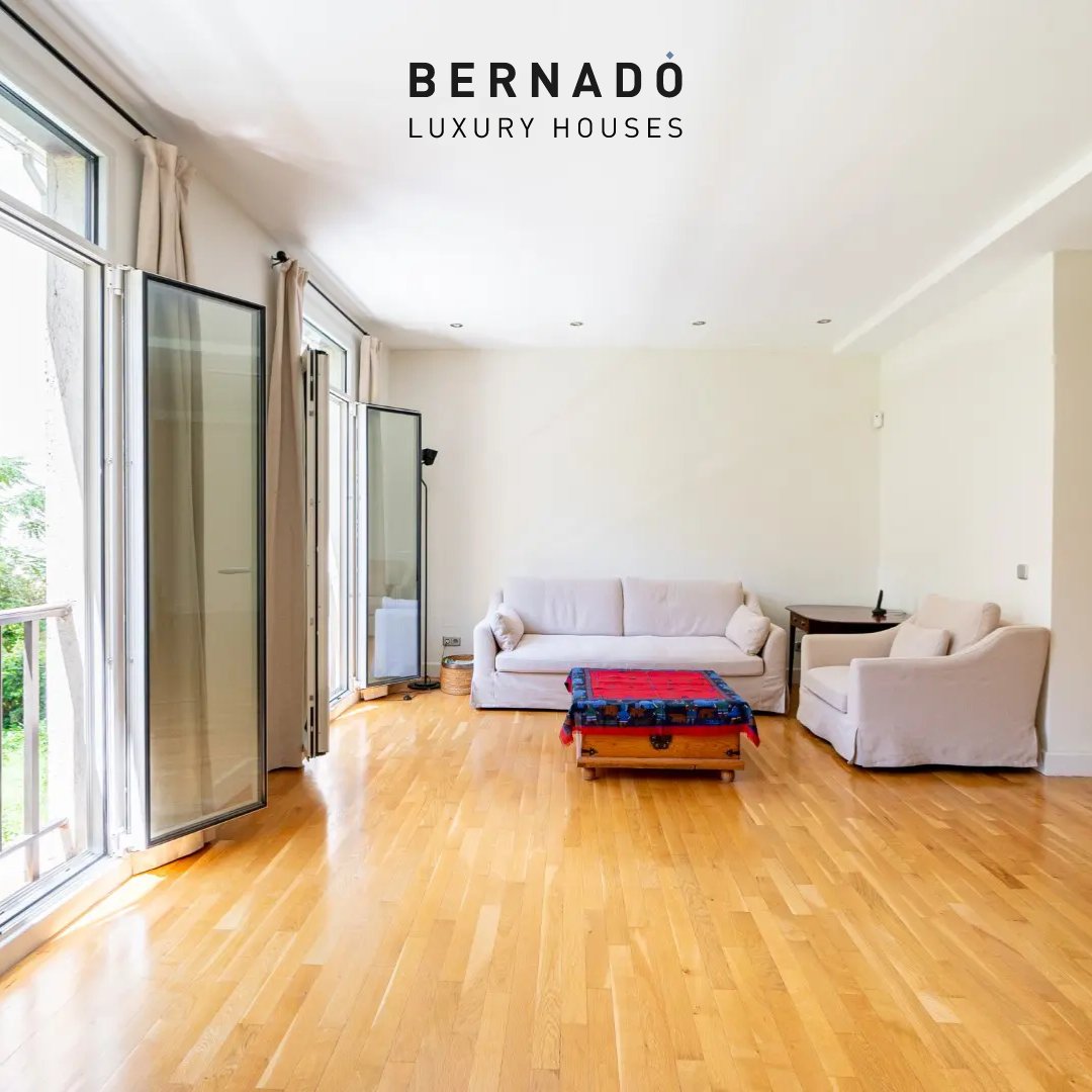 BernadoLuxury's tweet photo. Piso en venta en la zona de Recoletos, el Retiro
🛏️ Dos dormitorios y dos baños 
👉🏼 A 2 minutos a pie de zonas como el Parque del Retiro o la Puerta de Alcalá

Una vivienda ideal tanto para quienes buscan un hogar familiar como para inversores exigentes. 

https://t.co/BzyJ8GAlK0 https://t.co/2fl4Wnb8CV