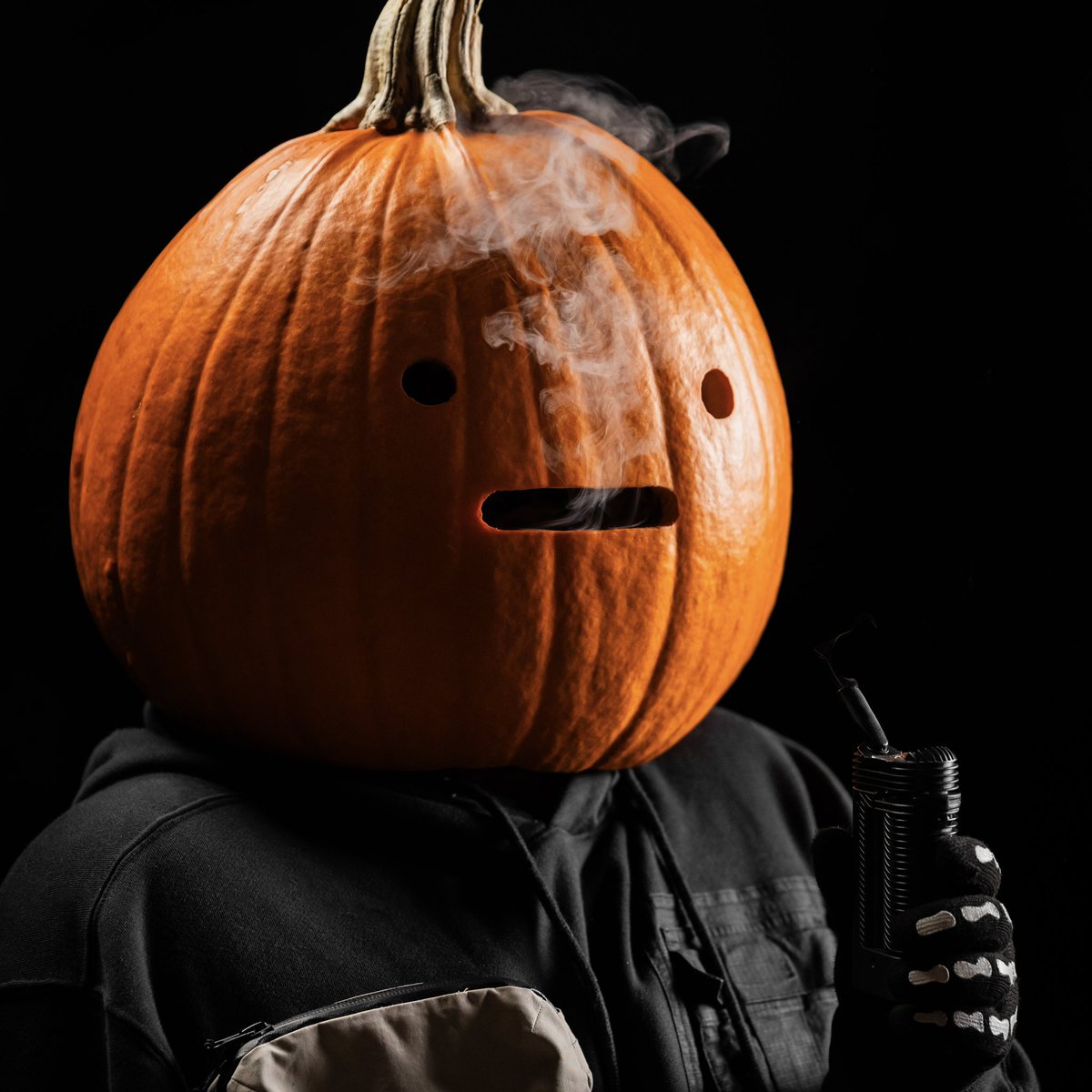 storz_bickel's tweet photo. HAPPY HALLOWEEN 🎃
#halloween #happyhalloween #inhalethedifference #storzandbickel #pumpkincarving #pumpkin #venty #mighty #crafty #vapor https://t.co/ZS6GdjygJk