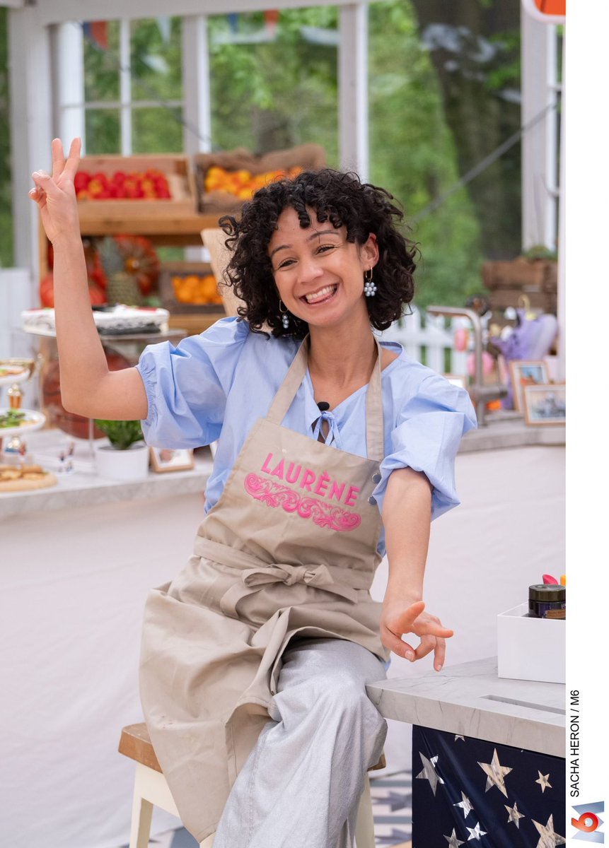 Bammbinoos's tweet photo. Je ne dis pas qu’elles se ressemblent, mais je ne les ai jamais vu au même endroit au même moment 🤔😳👀 #lmp #laurene #lemeilleurpatissier #lenasituations @lenasituations https://t.co/RRlFYLh1tT