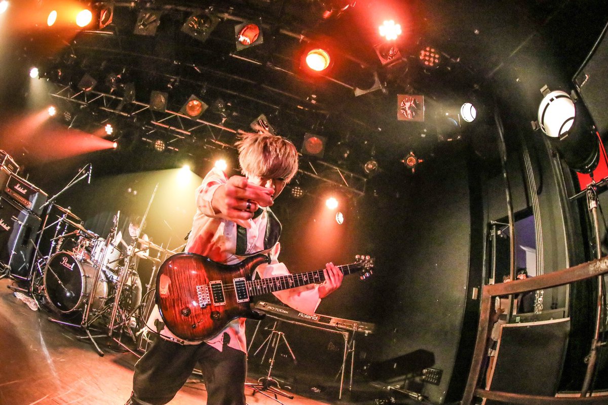 shota___gt's tweet photo. せっかくのハロウィンなので昔の仮装を供養！！！ https://t.co/RVCLvbVbCq