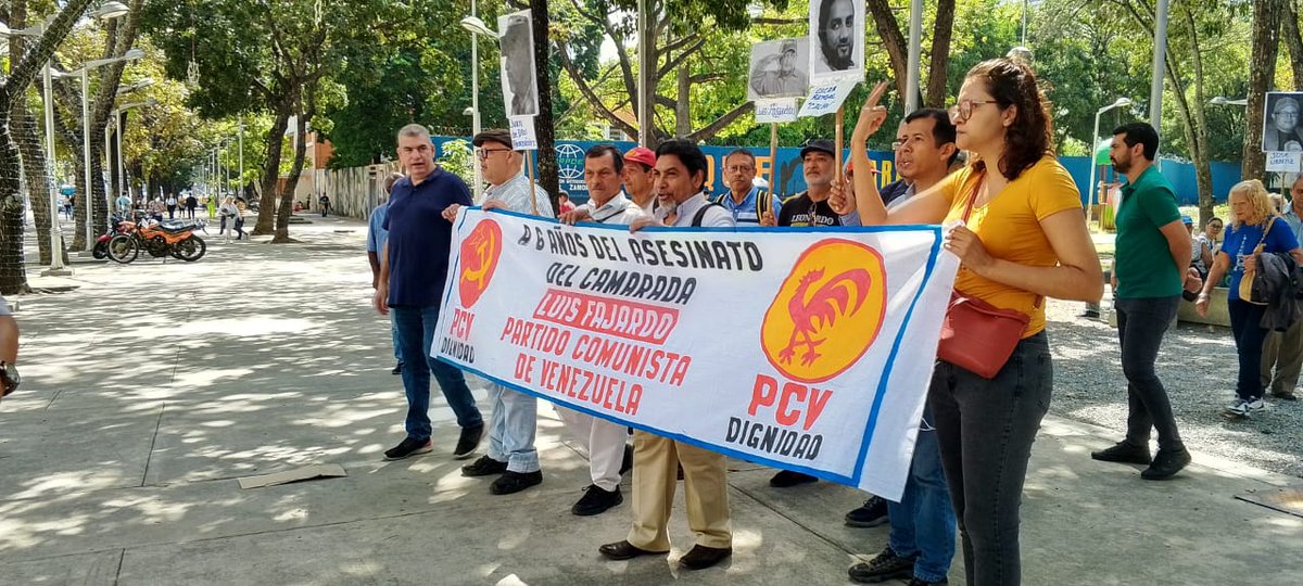 Sutraucv1's tweet photo. Frente al Ministerio Público, te estamos esperando, tu que te quejas, te quedas en tu sitio de trabajo y solo dices que ha hecho el sindicato, pues llegó el momento y ahora decirte a ti mismo y que has hecho tú, ya comenzaron a llegar, SUTRAUCV Caracas y otros gremios están alli https://t.co/hevOvOlRBq