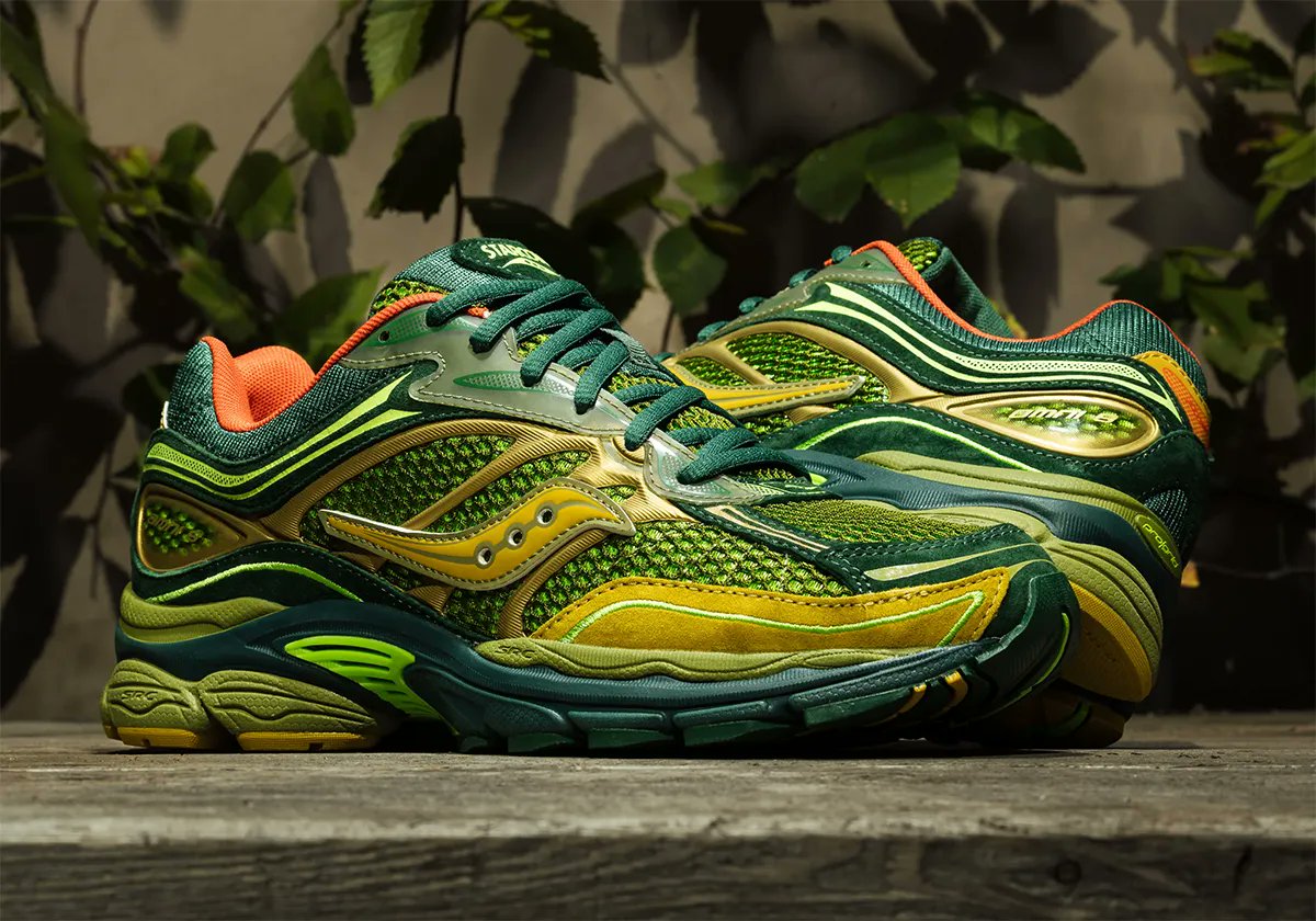 legitmark's tweet photo. @starcow really hit with their saucony collab 

Authenticate your sneakers here : https://t.co/Yd5xCmUmRg https://t.co/7JcvxRpLpt