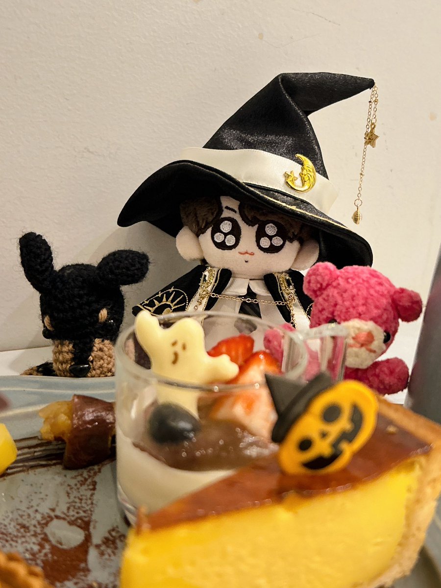 7625mm's tweet photo. Trick or Treat ꔛ✨👻🎃🦇
めちゃくちゃかわいい
ハロウィンプレートとෆ.*･ﾟ

 #グクトゥギ  #ジョングク  #ぬい
 #halloween  #jungkook  #정국 #bts https://t.co/sbIN531Afi