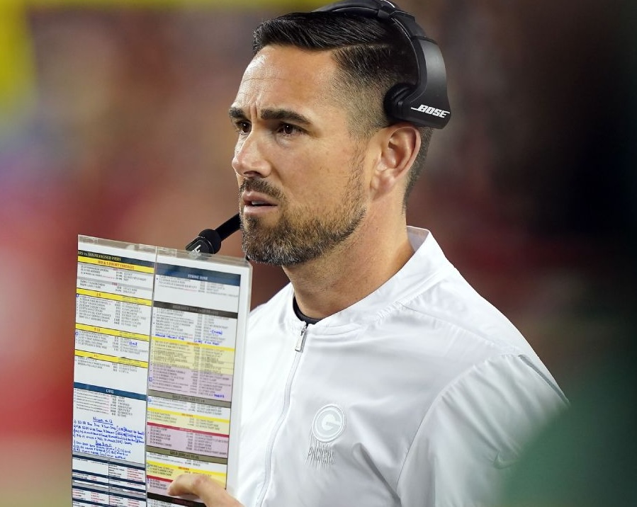 Matt LaFleur has put on a Run Game Masterclass so far this season.

🧵Here are a few of my favorite designs: