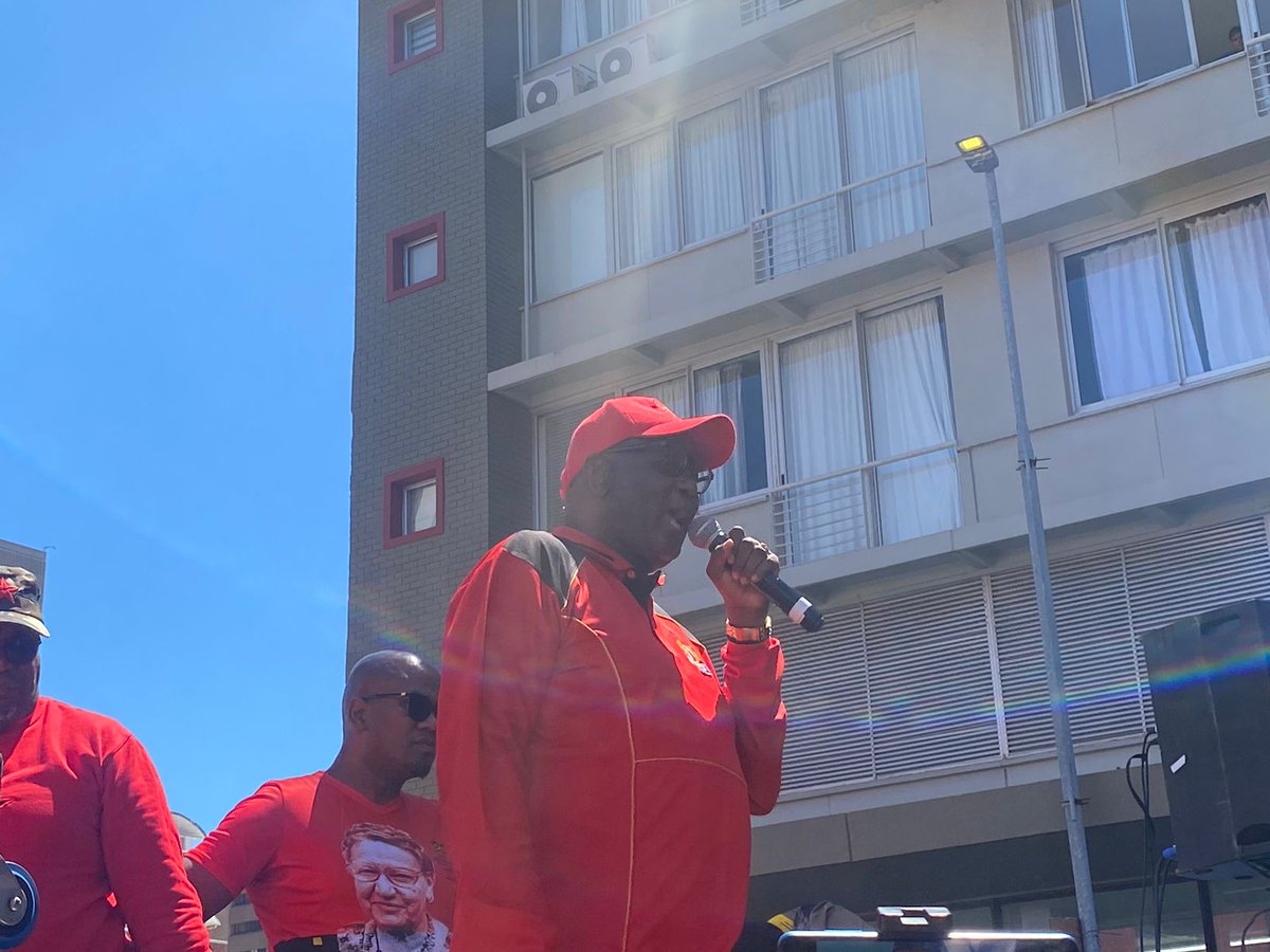 equal_education's tweet photo. Stand together for a brighter future! On Oct 30, we assembled to reject budget cuts, land dispossession, and unemployment. We demand fully funded public services, a universal basic income grant, and quality education for all! #AntiAusterity #StopBudgetCuts #SifunaUkufunda https://t.co/cCtN9HLbVk
