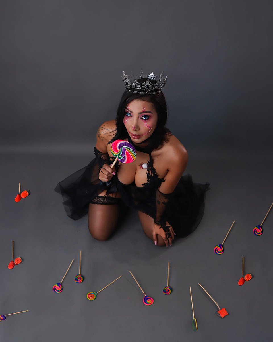 germant8's tweet photo. Sesion de #Halloween https://t.co/ZRqTk2LhV7