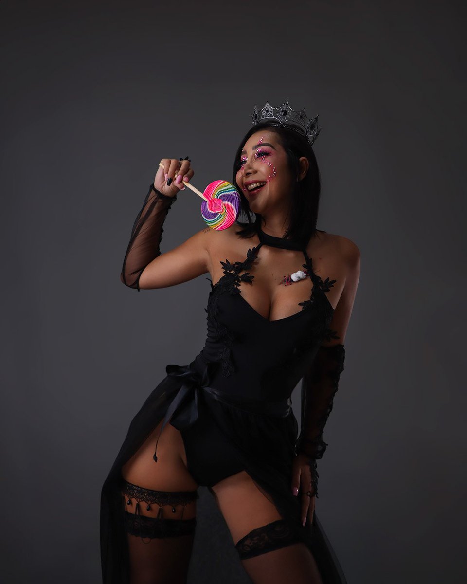 germant8's tweet photo. Sesion de #Halloween https://t.co/ZRqTk2LhV7
