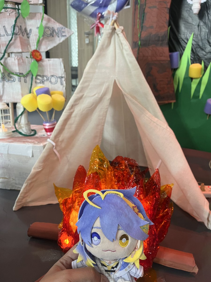 flowerpuffguurl's tweet photo. Brought astanui to work with me today and took pics of him around the office during Trick or Treat! 🎃🧡

#AsterArcadia https://t.co/YUvSy2iWgv