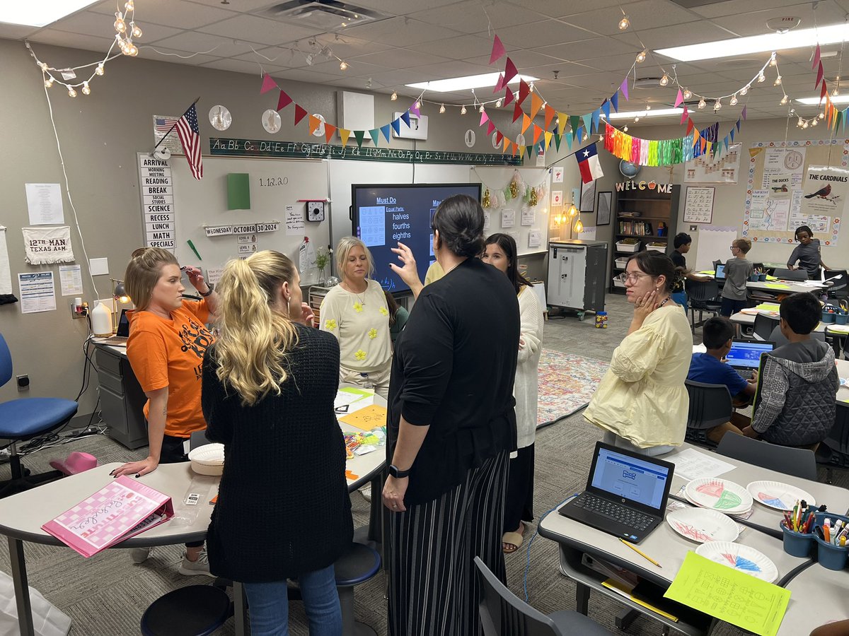 PISDElemCoaches's tweet photo. @kaburch1981 demonstrating a 90 minute math block for 2nd grade @SpradleyElem Incredible engagement by the students but also the teachers wanting to improve their craft and add to their toolbox!! Thank you 2nd grade for having is💙 #mathlady #mathiseverywhere https://t.co/lURWdPi2dQ