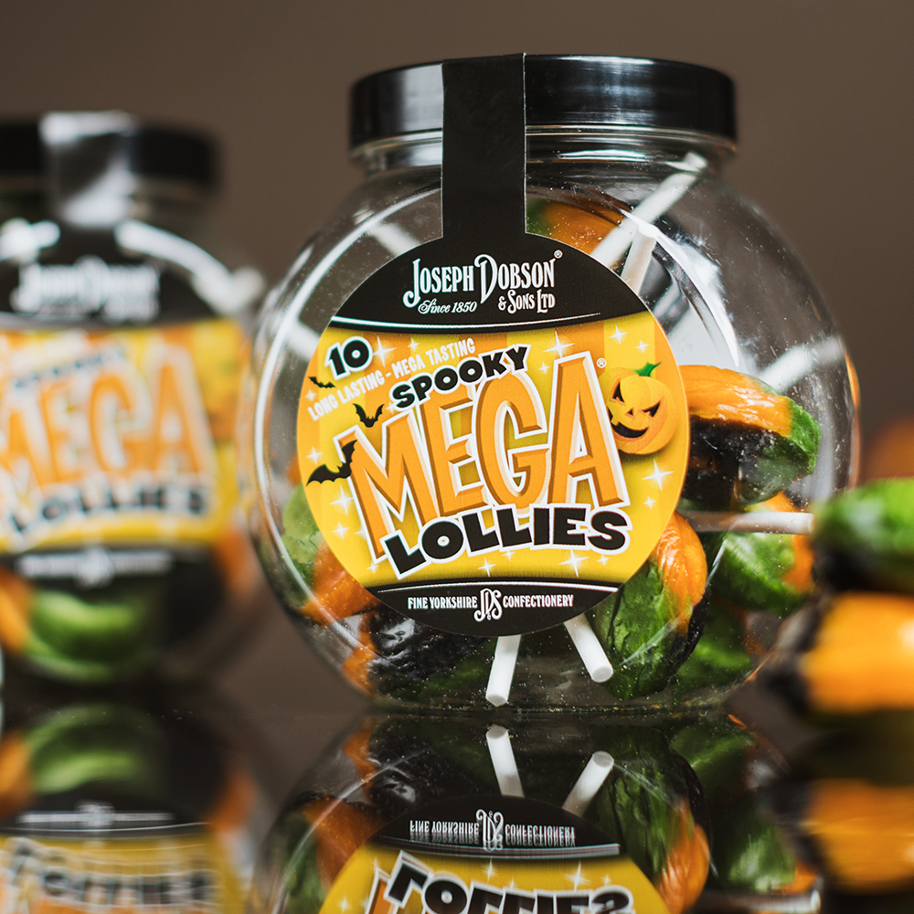 Happy Halloween! May your Trick-or-Treating be safe and successful! 📷 #halloween #dobsons #megalolly