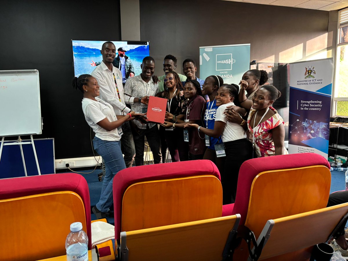 UNLEASHlab's tweet image. In Uganda, cultural heritage sites and historic landmarks are increasingly threatened by the effects of climate change. At UNLEASH Hack Kampala, participants focused on problems relating to climate change and Uganda’s heritage. Read more:
unleash.org/innovating-for…