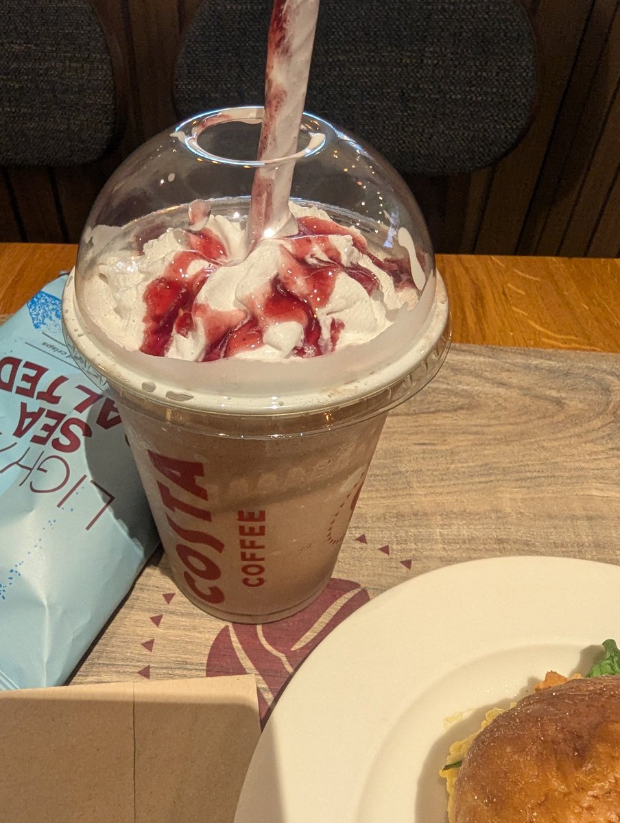 HannahCosier's tweet photo. @CostaCoffee should the black forest frappe just be a chocolate frappe with cream and sauce? There's no BF taste in the frappe?? https://t.co/L2JYQn4BUA