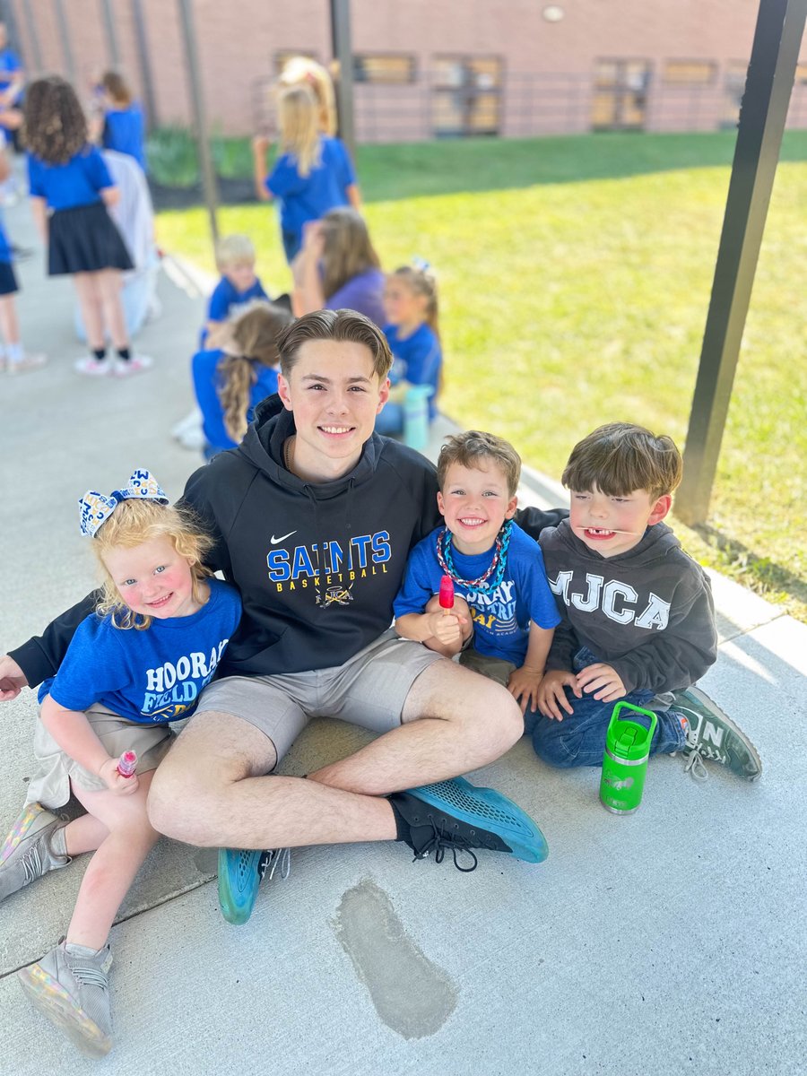 mjcasaints's tweet image. 🎉Senior Kinder Popsicle FUN!
Our Senior + Kinders had a blast at their spiritual retreat and popsicle party! It was a fun filled afternoon with lots of laughter! 
📸Check out these adorable moments from the day! 
#mjca #mjcasaints #mountjuliettn
