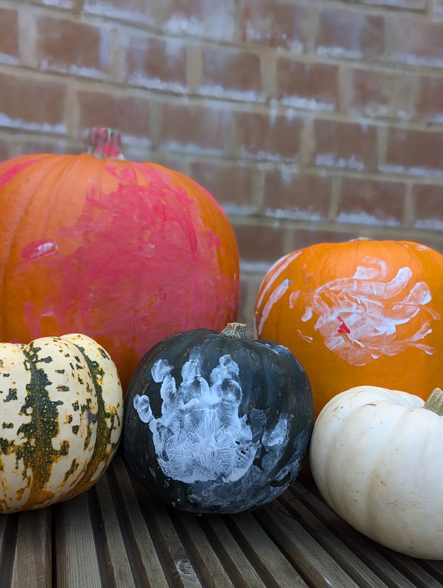 Ruth Barrett tweet media