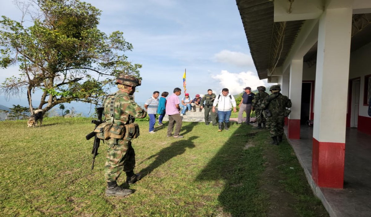 Analizan aparición de panfletos de presuntos grupos armados en Roncesvalles alertatolima.com/noticias/tolim…