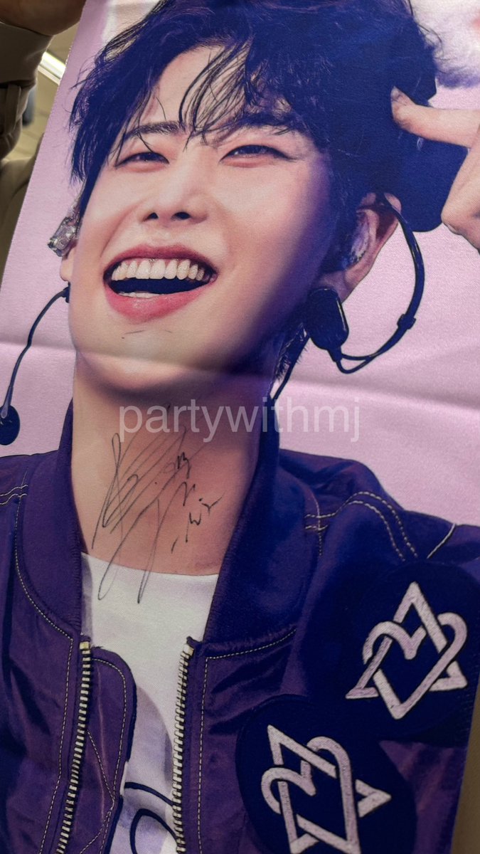 PartyWithMJ's tweet image. MJ,

You really are a great artist. Thank you for sharing your talent tonight. This will be a core memory for sure.

Above all, THANK YOU FOR SIGNING MY SLOGAN! 🥹❤️

#아스트로 #ASTRO #MJ #엠제이 #김명준