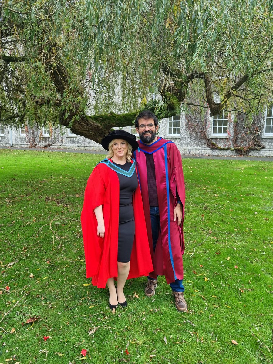I can't believe I'm finally Dr Higgins!
It's been a crazy ride, I couldn't have made it without the support of my friends and family, especially <a href="/UnaiDiazOrueta/">Unai Diaz-Orueta</a> who started as my supervisor and ended as my family. 
Here's to the next chapter, I can't wait to see what it brings!!