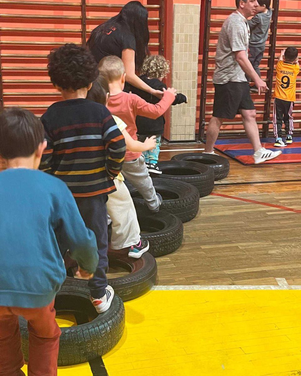 ✨ ¡La DORMI fue mágica! Los niños de 2 a 5 años exploraron un bosque lleno de juegos, ayudando al Lobo 🐺 a ser su amigo. Gracias a familias y voluntarios por hacerlo posible. 

¡Una noche inolvidable en #ACJCENTRO! ⭐❤️