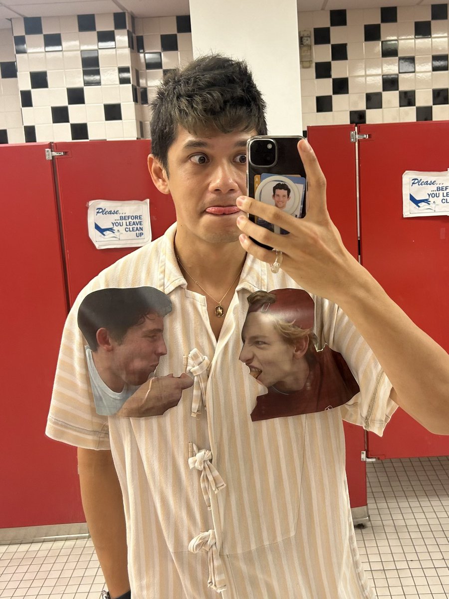 apaagbayani's tweet photo. I hate gay Halloween, what do you mean you’re the churro https://t.co/9xesklPJso