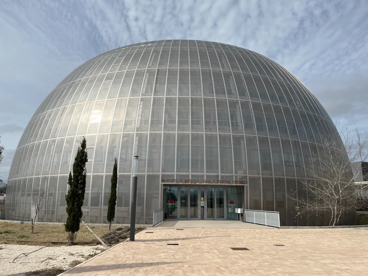 ⚫️ La <a href="/ComunidadMadrid/">Comunidad de Madrid</a> enviará a la zona afectada por las inundaciones en Valencia cuatro médicos forenses del Instituto de Medicina Legal y Ciencias Forenses.

Además, se desplazarán siete psicólogos de las Oficinas de Atención a Víctimas de Delitos de la red regional madrileña.