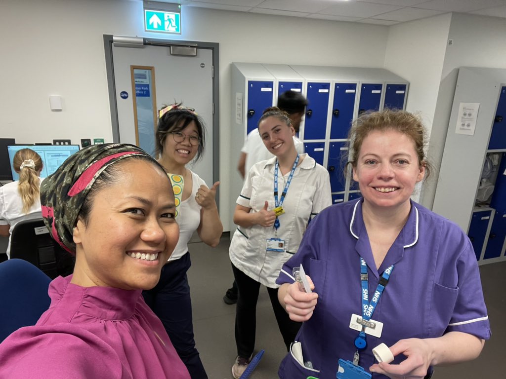 NUH_Therapies's tweet photo. It’s Flu Vaccination Time!
Thank you @SandraCarroll77 for this special service. Getting ready for #winterpressure 🥊 https://t.co/SNrl0u22He