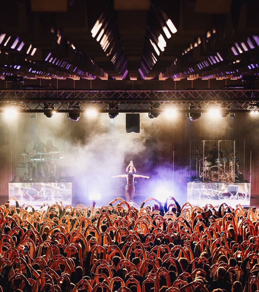 jxdepinnock's tweet photo. this photo ate… #NoHardFeelingsTour https://t.co/PZeDmlN3ea