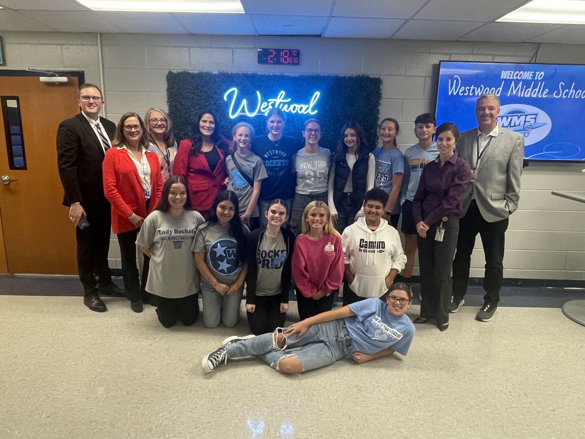 MCSPublic's tweet photo. MCS welcomed Assistant Commissioner Lori Paisley and Taylor Rayfield from @tnedu to highlight the great work of our FRC and Coordinated School Health Program. They also listened to our students to gain a perspective on the challenges and opportunities that teens face. #WeAreCity https://t.co/rk4o8y060K
