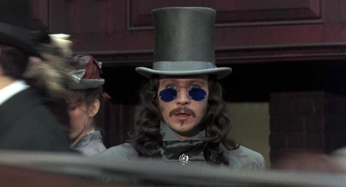 TheCinesthetic's tweet photo. Bram Stoker's Dracula  (1992) dir. Francis Ford Coppola https://t.co/exUBf5ktkC