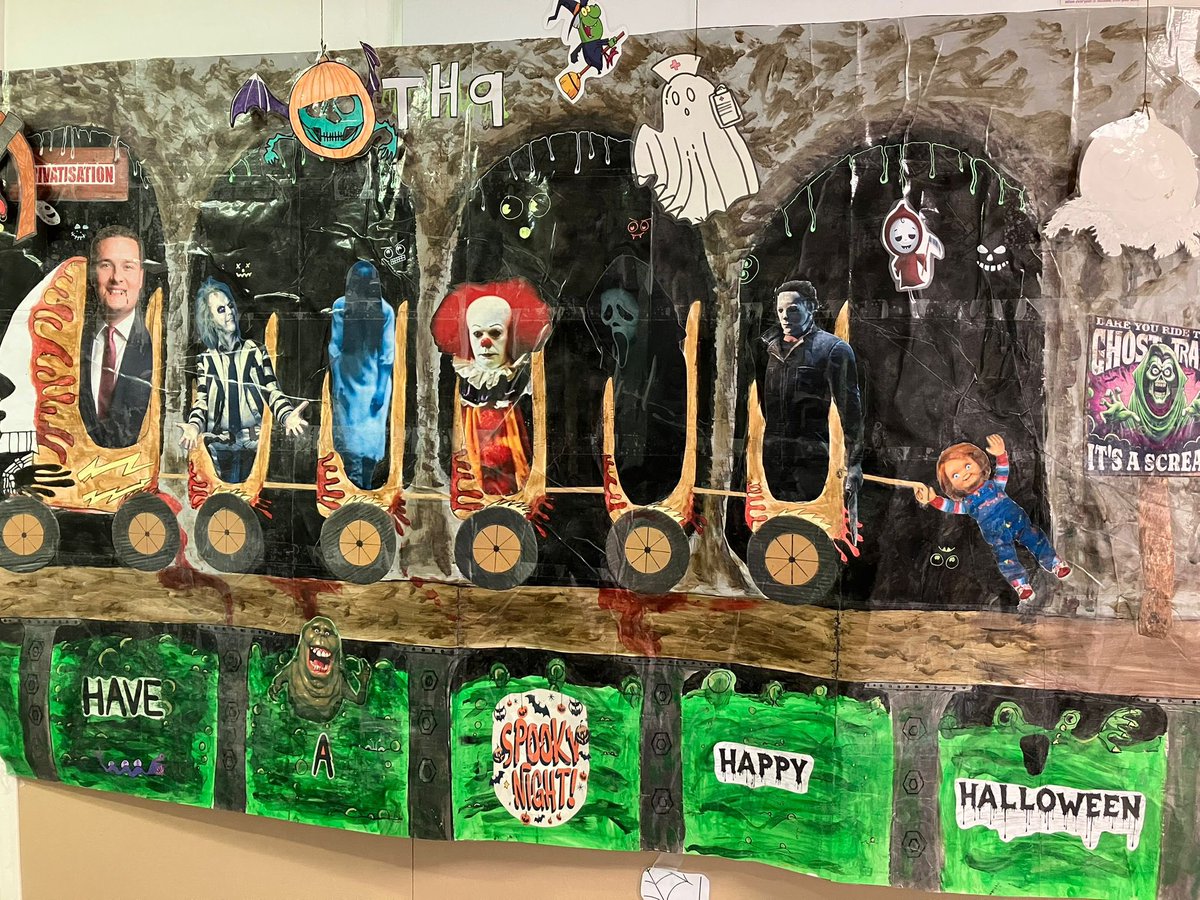 Congratulations to the Emergency Theatre Team! Winners of the Halloween door competition 2024! Pictures receiving their trophy from our Theatre Co-Ordinator Eileen on her last day!
