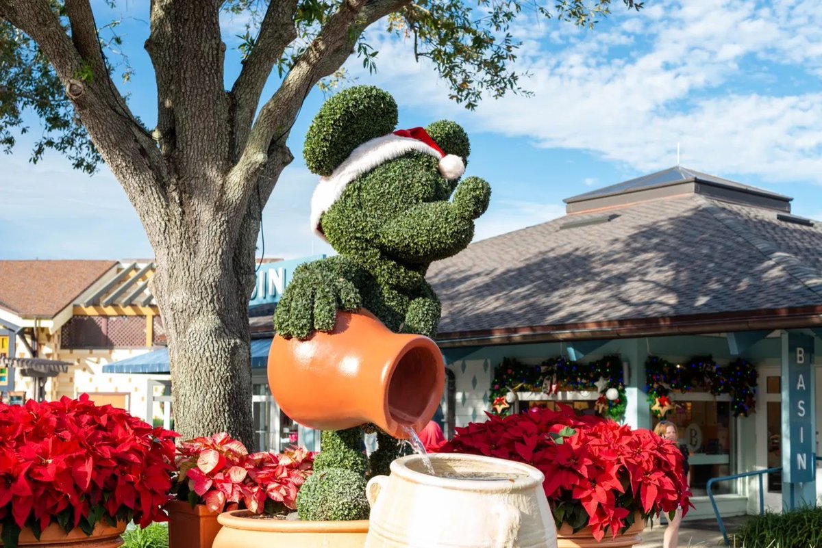 pauldeuce's tweet image. Fired Disney World manager accused of dangerous menu hacking revenge plot buff.ly/3NKnyHs