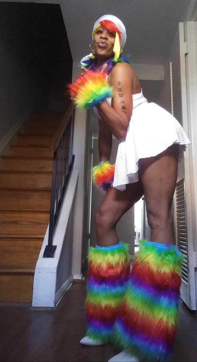 ONIKAWINSAGAIN1's tweet photo. EVEN YA MANS KNOW #NICKIS DO IT BETTERRRRRRRRRRRRR 😜🔥GET INTO THEM 🌈 LASHES DOE #NickiMinaj #TROLLS #PRIDEINOCTOBER HAPPY #BARBOWEEN 🎃 👻 🌈 https://t.co/m8Na7HHGlZ