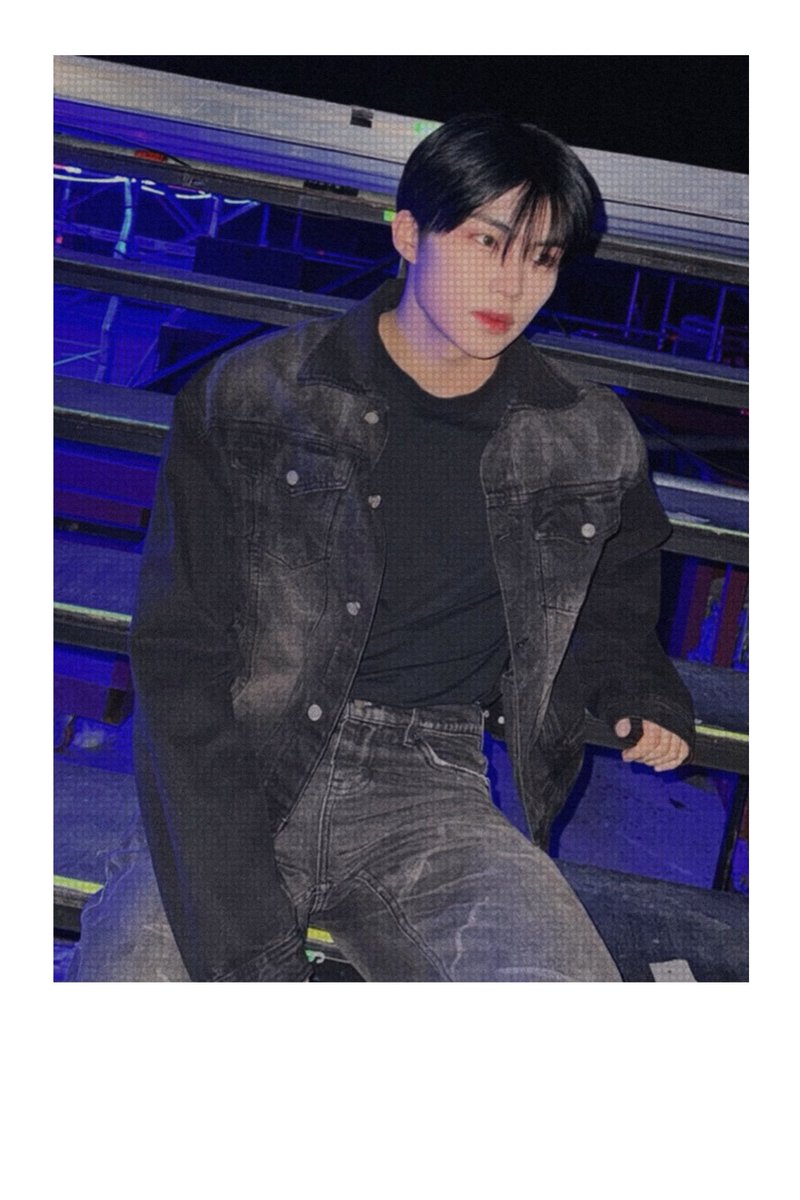 leeleowoni's tweet photo. Forever is a long time, but with you I’ve got no fear🐻🩵
.
#zrsd #zerose #ze_rose #zeroseselcaday #ze_roseselcaday #박건욱 #gunwook #parkgunwook #geonppangdan @ZB1_official @ZB1_jp https://t.co/PfZuKuWnZA