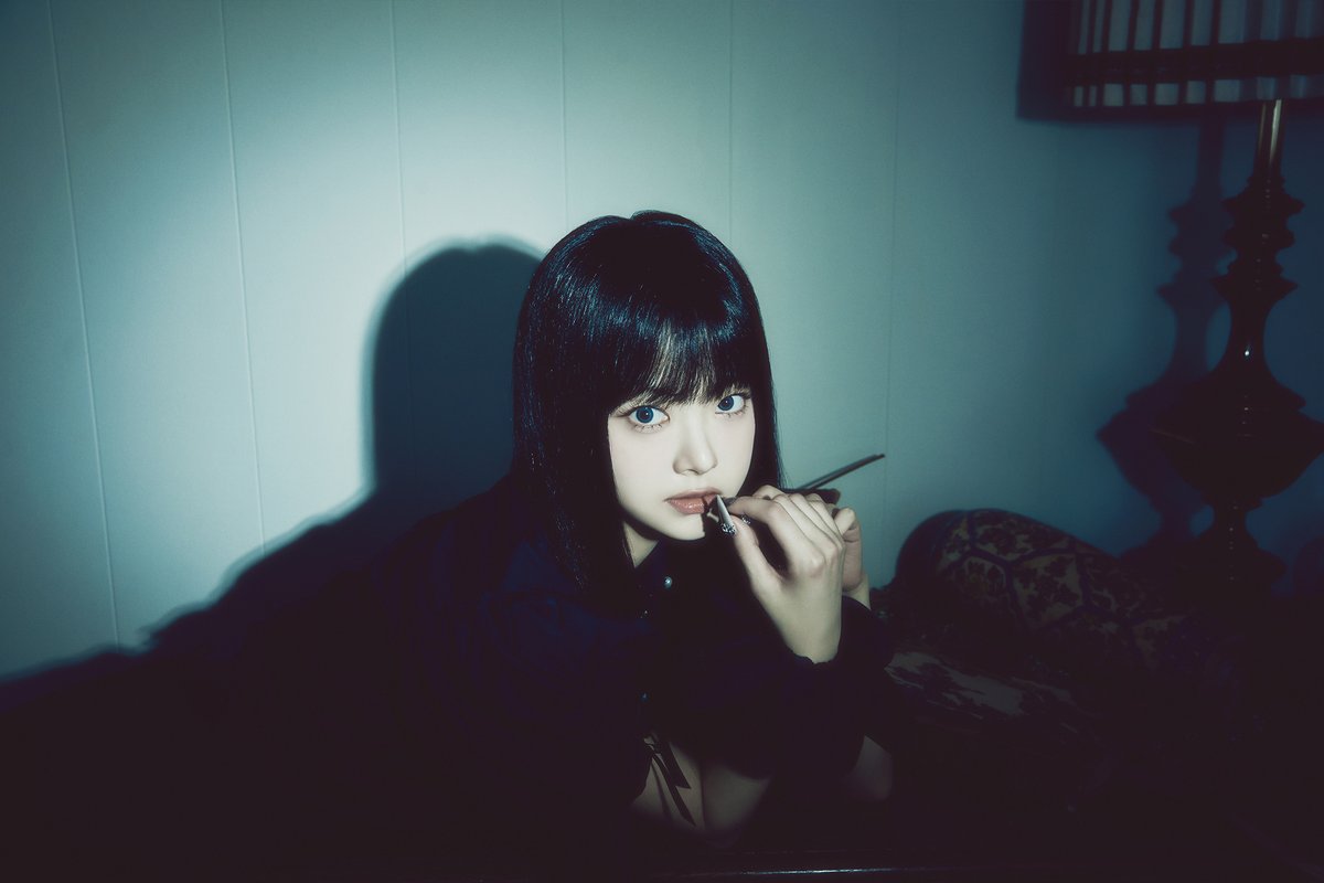 LE SSERAFIM JP 3rd SG 'CRAZY' 
CONCEPT PHOTO
BLACK INSANITY
#HONGEUNCHAE #홍은채

2024. 12. 11

#LE_SSERAFIM #르세라핌  
#CRAZY_JP