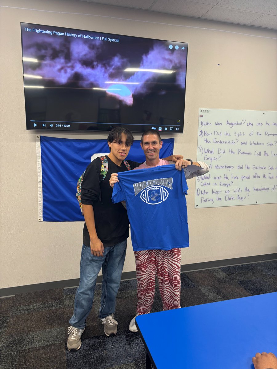 Cedar Creek Football (@cedarcreekfb) on Twitter photo New tradition in our Football Program! Seniors are recognizing staff members <a href="/CedarCreekHS/">Cedar Creek High</a> who have "Made An Impact" in their lives!
Round 1 of Recognitions today!
#CREEK #Family
<a href="/BastropISD/">Bastrop ISD</a> @Coach_ThomasCCH New tradition in our Football Program! Seniors are recognizing staff members <a href="/CedarCreekHS/">Cedar Creek High</a> who have "Made An Impact" in their lives!
Round 1 of Recognitions today!
#CREEK #Family
<a href="/BastropISD/">Bastrop ISD</a> @Coach_ThomasCCH