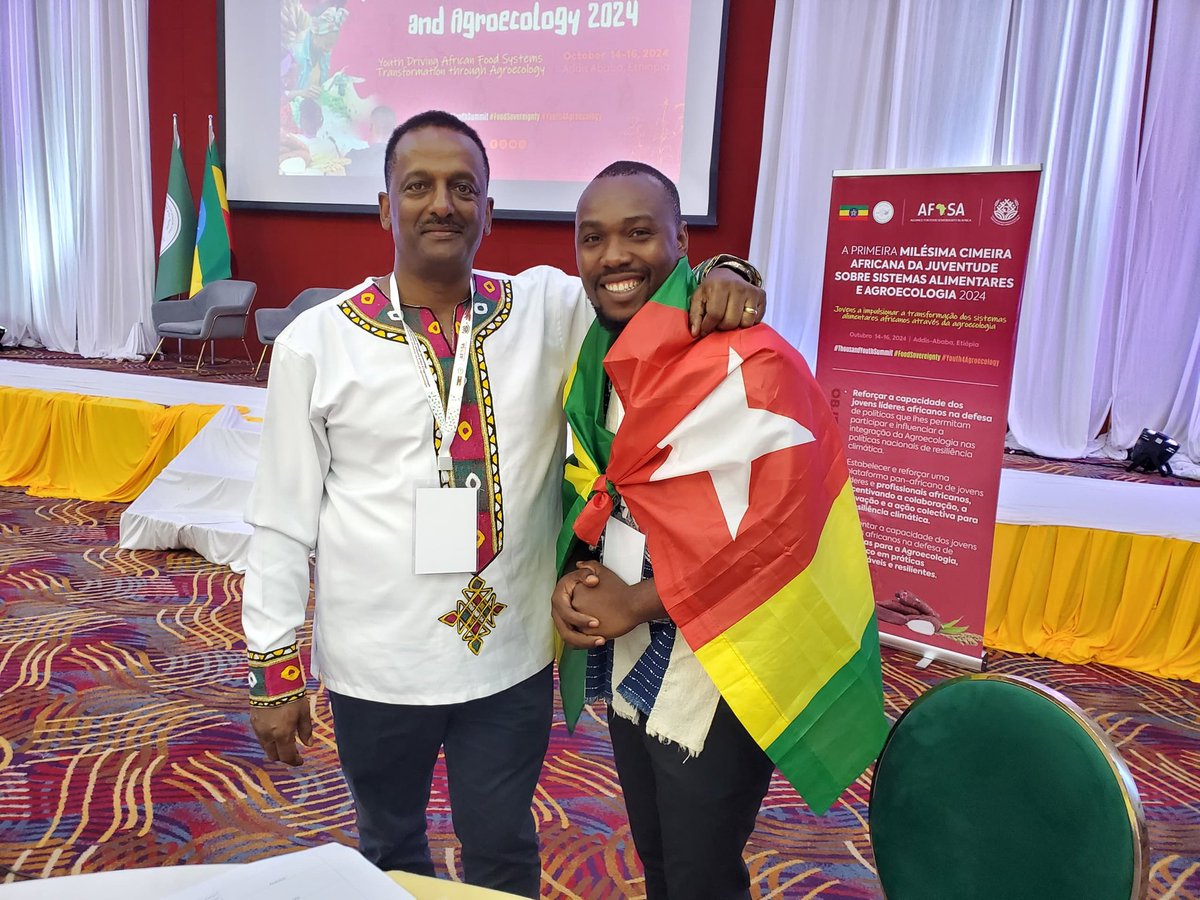 SPalakiyem's tweet photo. As a specialized journalist, it’s essential to go beyond the borders of our regions to explore realities in other contexts. Being a journalist is practicing an art while demonstrating commitment.

I'm a journalist specializing in agricultural issues and climate change in Africa. https://t.co/6ZjCqf7V3p
