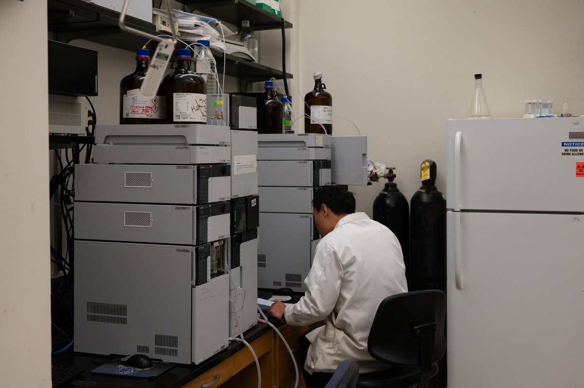 GSU Arts & Sciences (@gsuartsci) on Twitter photo 🎃🔬 This Halloween, let’s celebrate the magic of <a href="/GSUChemistry/">Georgia State University Chemistry</a>! Professor Lei Li & the Li Glycoscience Group are pioneering breakthroughs in glycans—key players in our body's functions — to combat scary diseases and unlock new health solutions! That's #TheStateWay! 🎃🔬 This Halloween, let’s celebrate the magic of <a href="/GSUChemistry/">Georgia State University Chemistry</a>! Professor Lei Li & the Li Glycoscience Group are pioneering breakthroughs in glycans—key players in our body's functions — to combat scary diseases and unlock new health solutions! That's #TheStateWay!