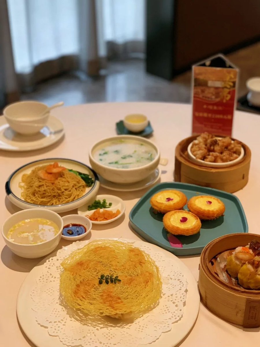 HalefTai's tweet photo. Should this time be called lunch or breakfast? https://t.co/kgtP2pYboH