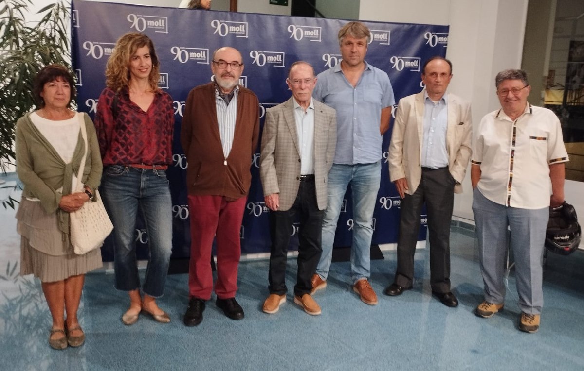 Editorial Moll tweet media